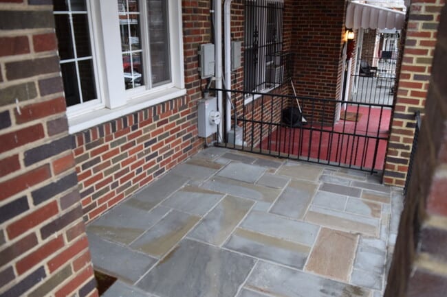 Building Photo - Regal Rowhome! 3 Beautiful Finished Levels!