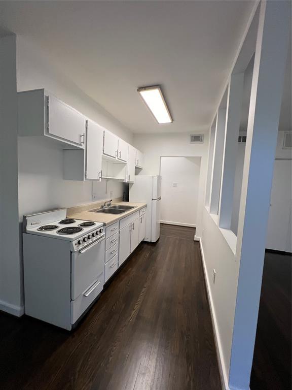 Building Photo - 4021 Mandell St