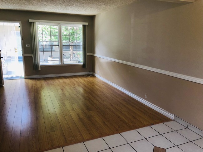 Building Photo - 410 S Sierra Madre Blvd