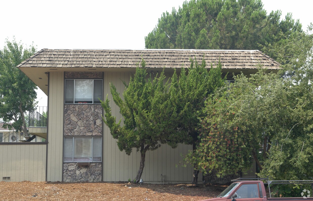 Building Photo - 2312 L St