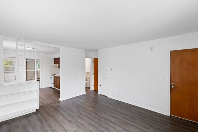 Foto del interior - Colonial Manor (GL62,LLC)