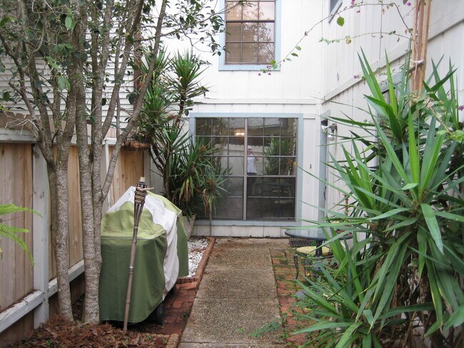 Foto del edificio - 5420 Heatherstone Dr