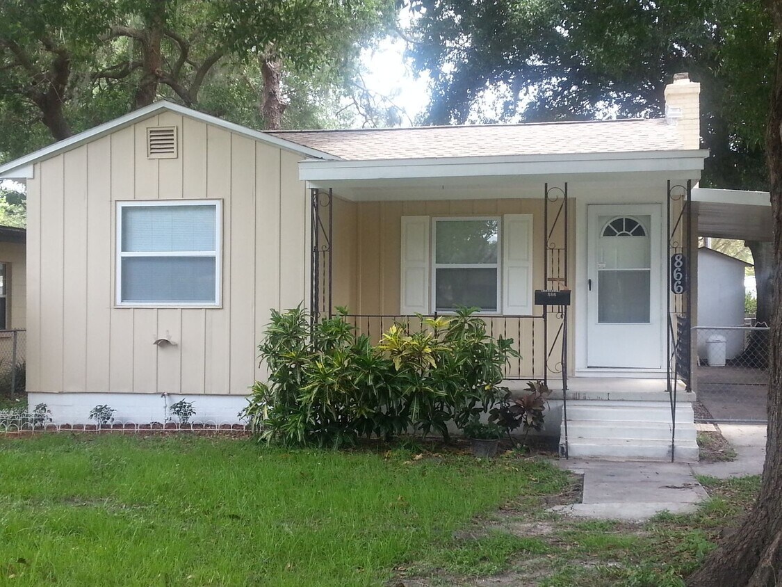 Primary Photo - Northeast St. Petersburg, Three bedroom on...