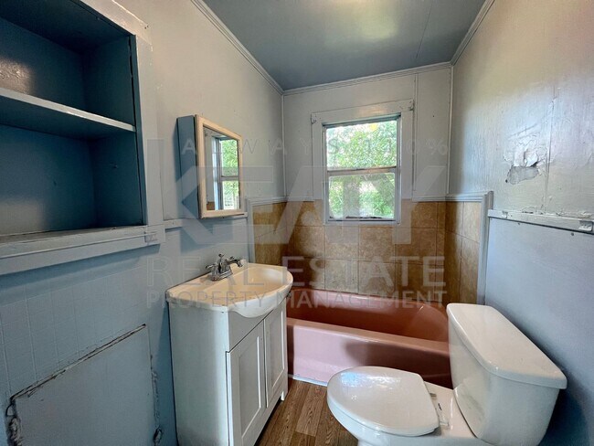 Building Photo - 4 Bedroom Home Now Available in Lafayette!