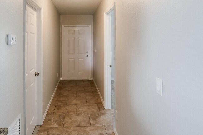 Foto del edificio - 1336 25th Ave SW