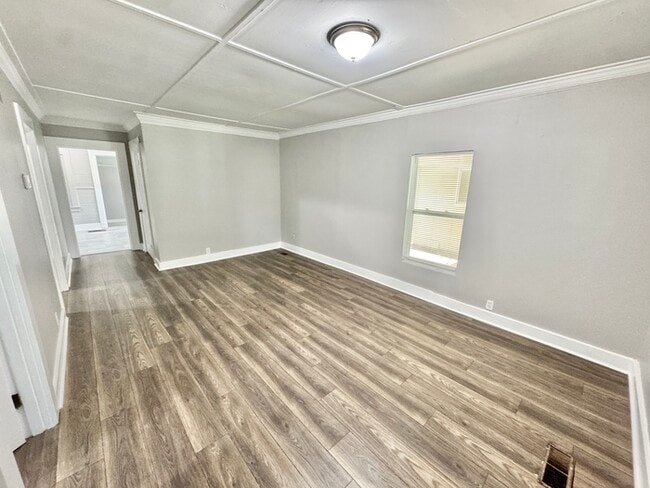 Building Photo - 2880 Cela Rd