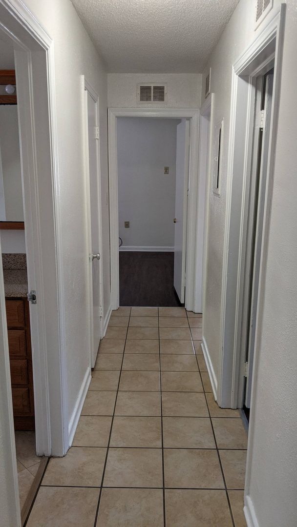 Building Photo - 3 Bedroom 2 Bath in Eustis Fl