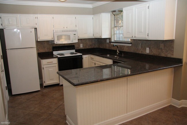 Building Photo - 208 Lake Huron Ct