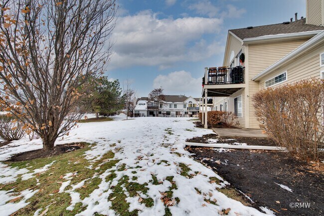 Foto del edificio - 460 Mayflower Ln
