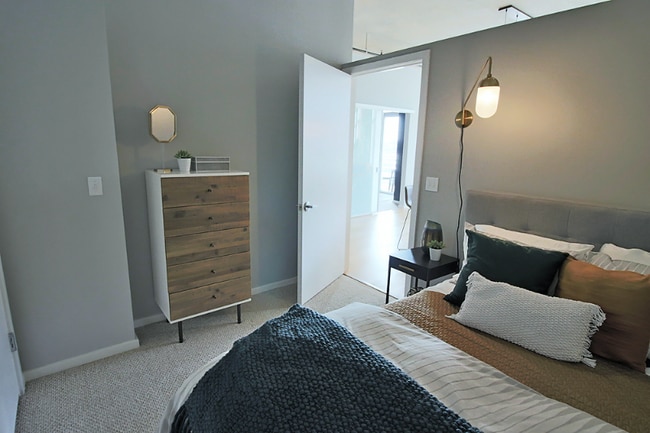 Building Photo - 148 Roosevelt Rd