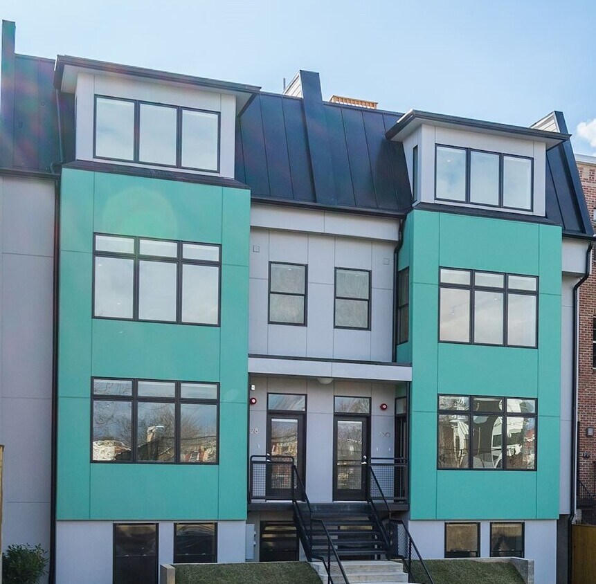 Foto principal - 730 Columbia Rd NW