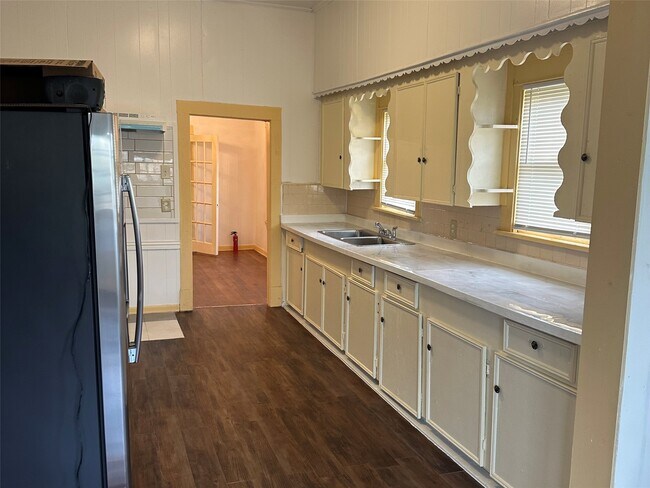 Foto del edificio - 4621 Davenport St