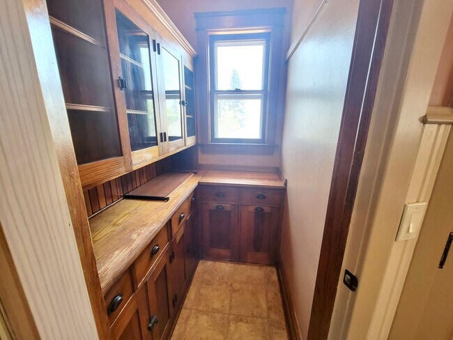 Foto del edificio - 624 E 6th St