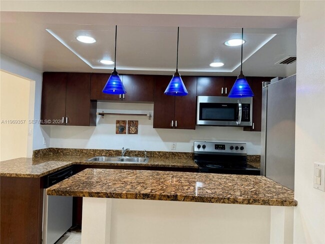 Foto del edificio - 16701 NE 14th Ave