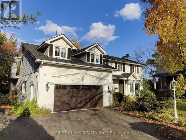 Building Photo - 161 Pinehurst Dr