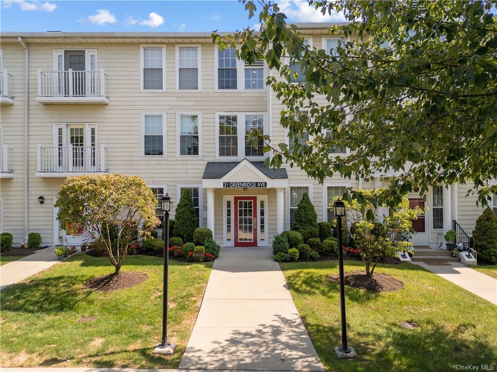 Primary Photo - 31 Greenridge Ave