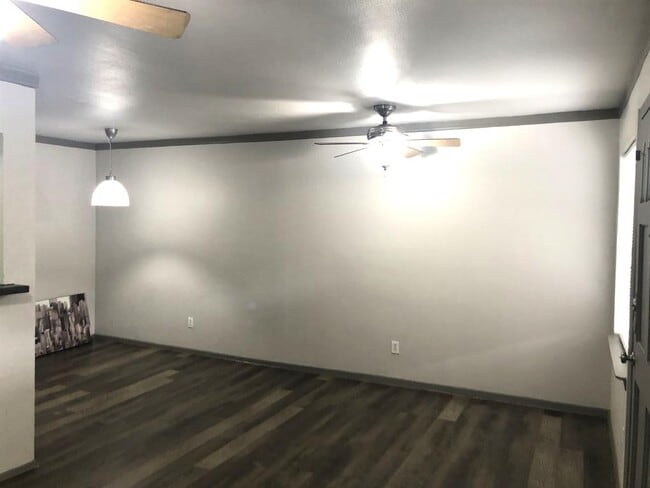 Building Photo - 1307 Willard St