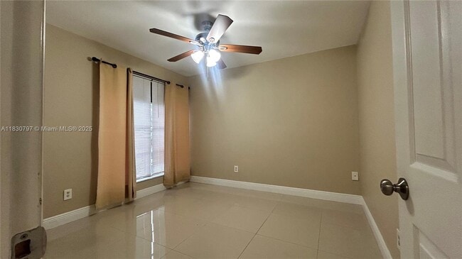 Foto del edificio - 10377 N Kendall Dr