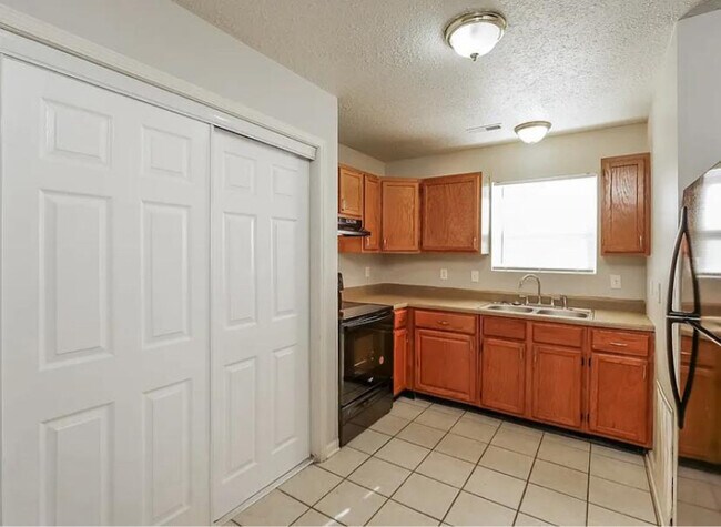 Foto del edificio - 2833 Kensington Ave