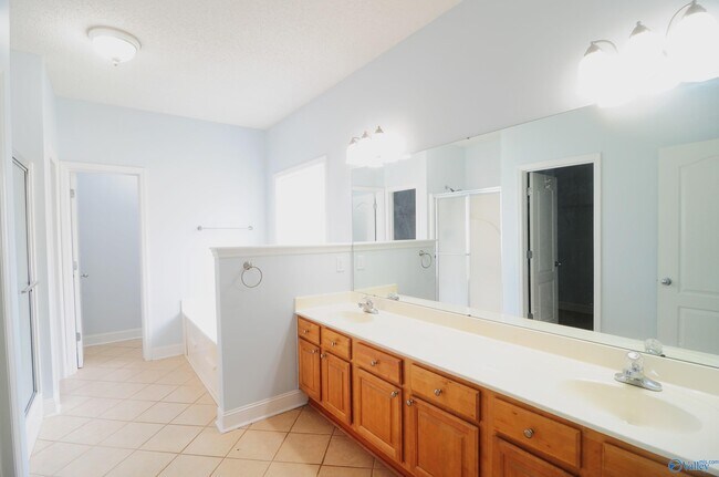Building Photo - 5016 Liberty Park Cir SE