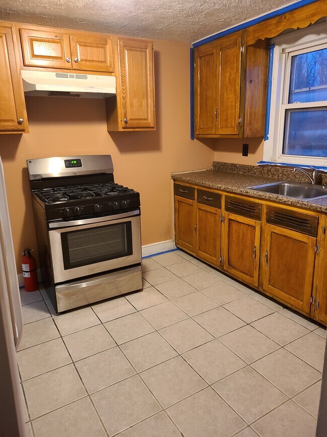 Kitchen - 46 Meadowbank Ave