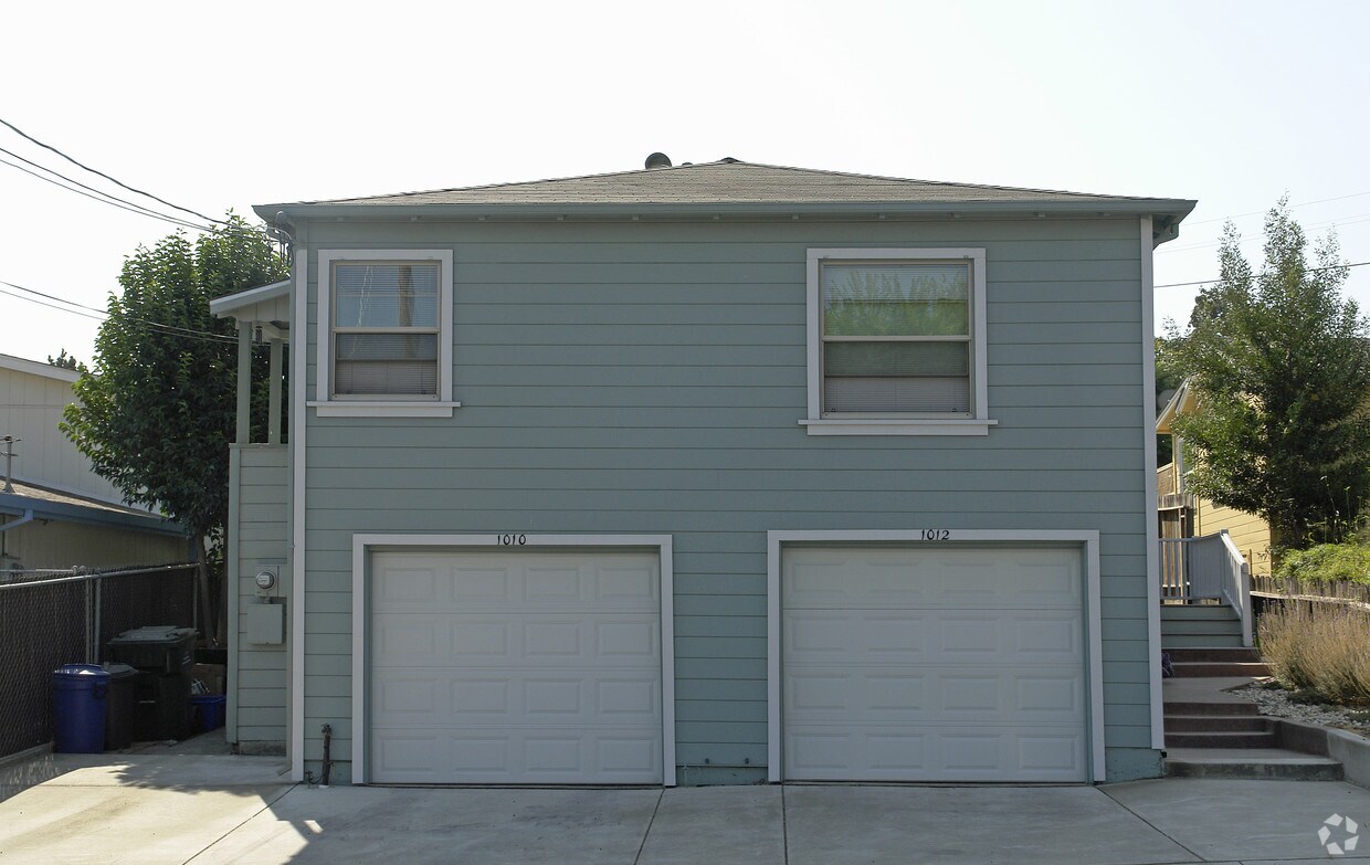Primary Photo - 1010-1012 Shell Ave
