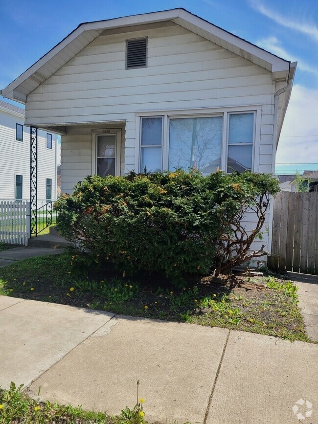 Building Photo - 7319 W Addison St
