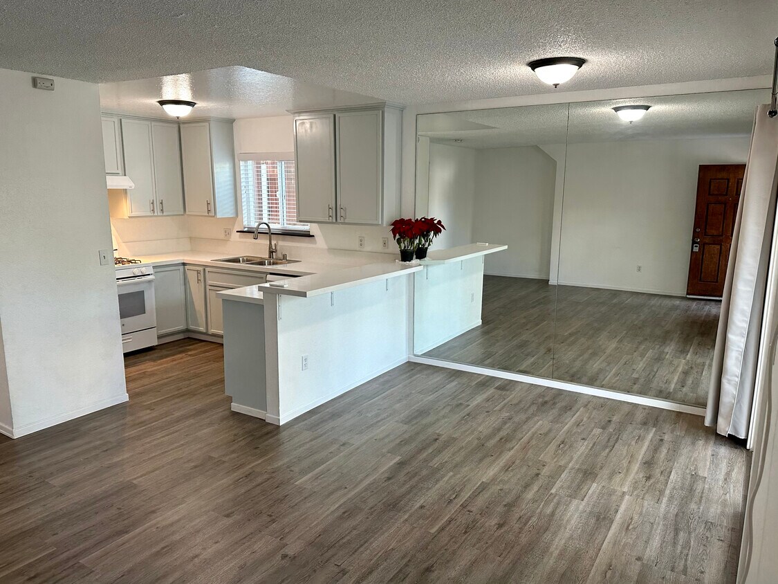 Foto principal - 1071 Bonita St