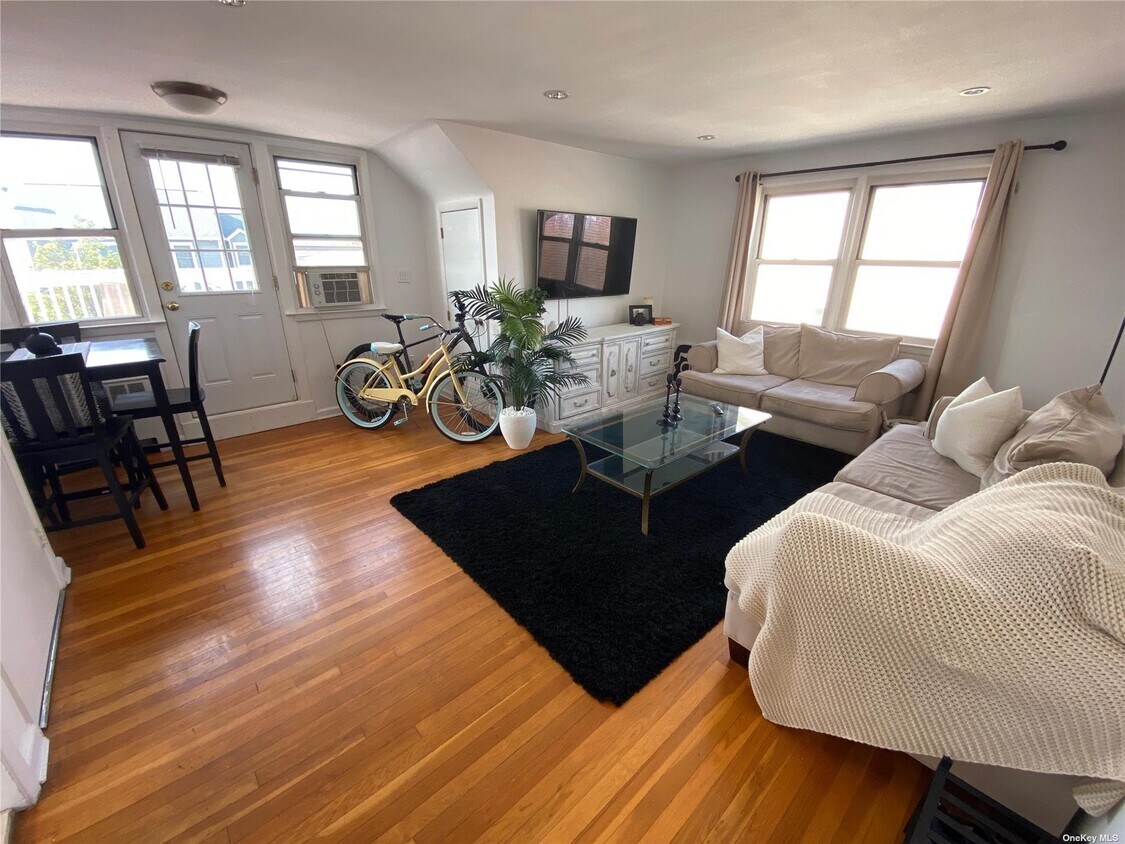 375 W Fulton St, Long Beach, NY 11561 House Rental in Long Beach, NY