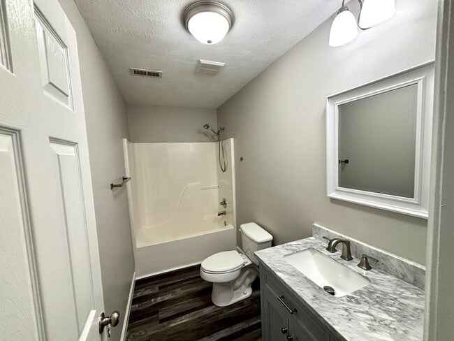 Building Photo - 63 Bonnie Ln