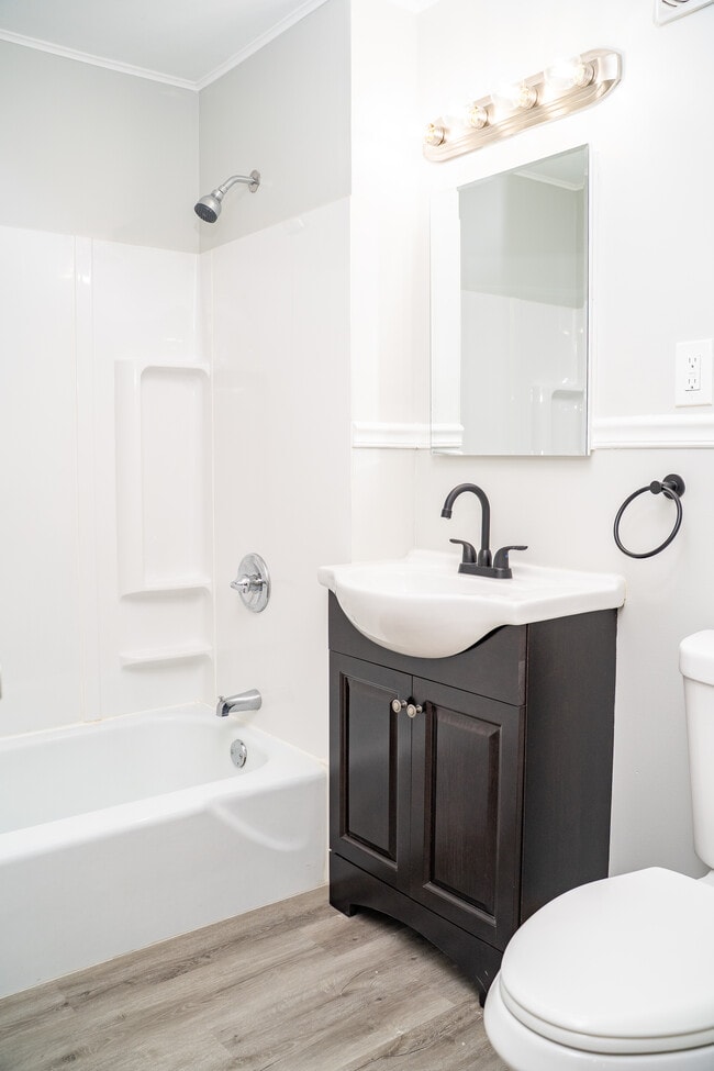 Building Photo - Kenmore Apartments