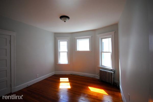 Building Photo - 15 Cawfield St