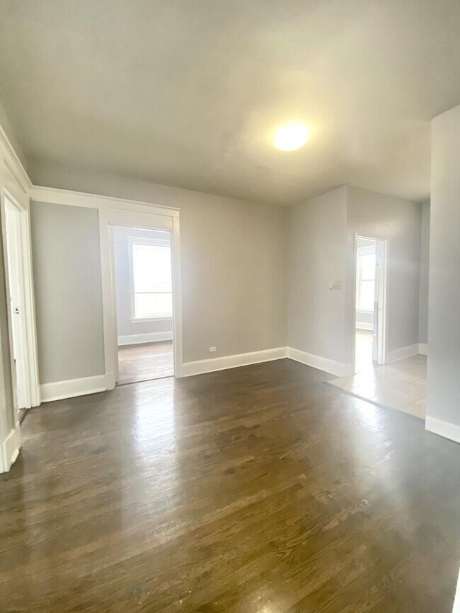 Foto del edificio - 1251 W Rosemont Ave