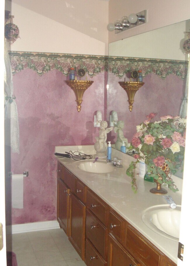 Foto del edificio - 14523 John Beck Dr