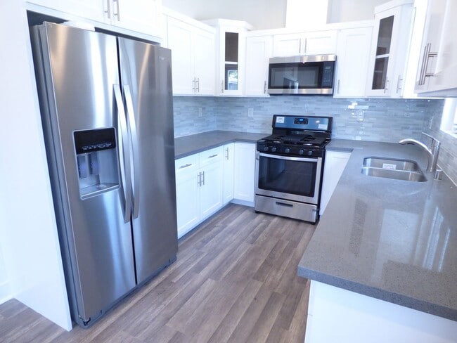 Foto del edificio - 1923 Holly Dr