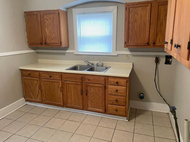 Foto del edificio - Rent reduced & Move-in Special! 1/2 off fi...