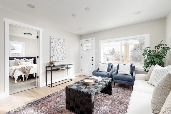 Building Photo - 645 Newton St