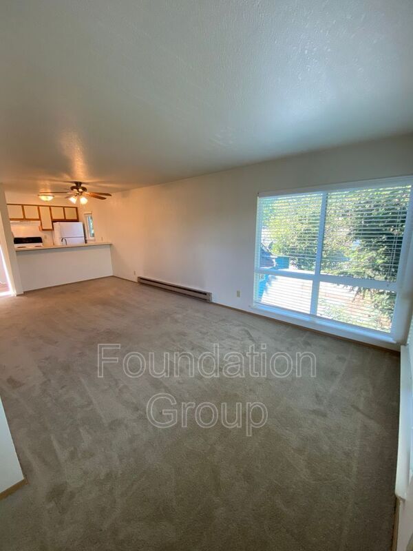 Foto del edificio - 910 N 104th St