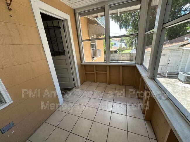 Foto del edificio - 722 W Central Ave