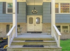 Building Photo - 532 Frank Applegate Rd