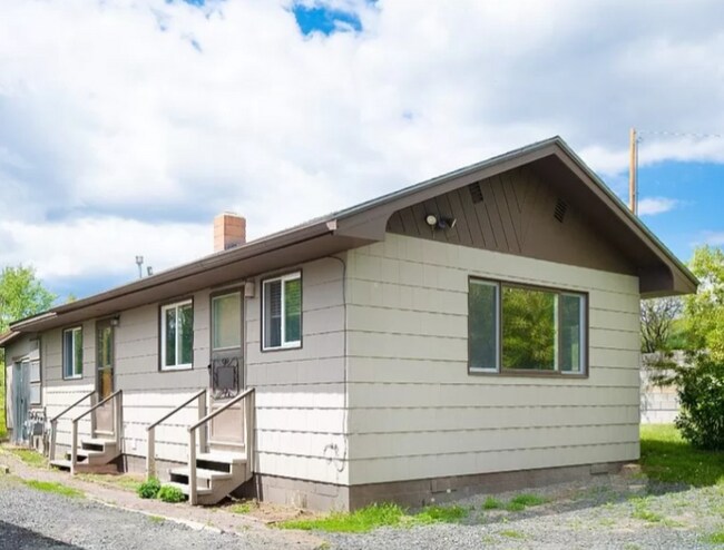 Building Photo - 269 Hot Springs Rd