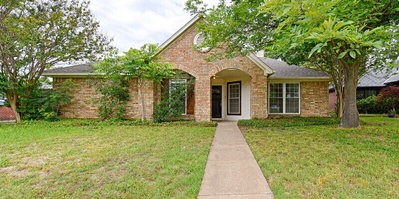 Primary Photo - 502 Clover St