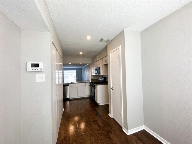 Foto del edificio - 15314 Gorham Dr