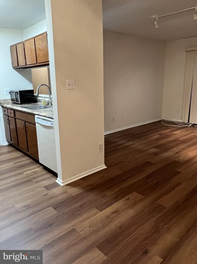 1301 Woodhollow Dr, Evesham, NJ 08053 Room for Rent in Evesham, NJ