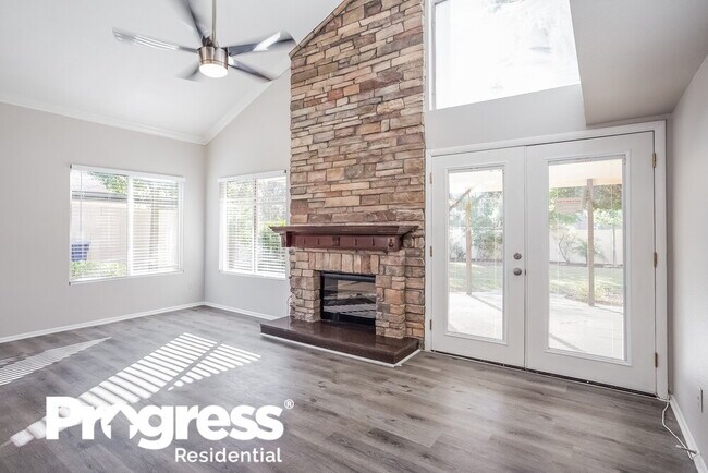 Building Photo - 845 E Manor Dr