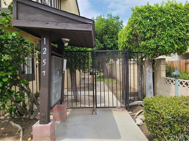 Foto del edificio - 1257 Elm Ave