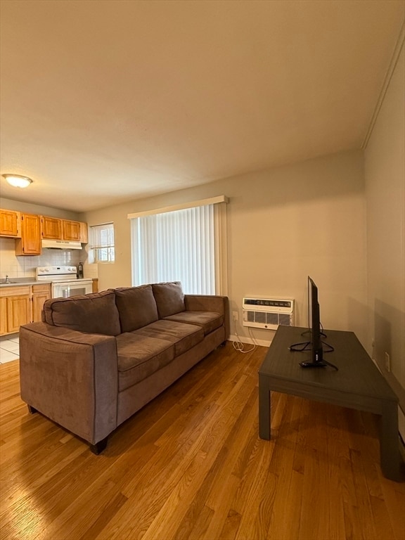 Building Photo - 565 Hyde Park Ave