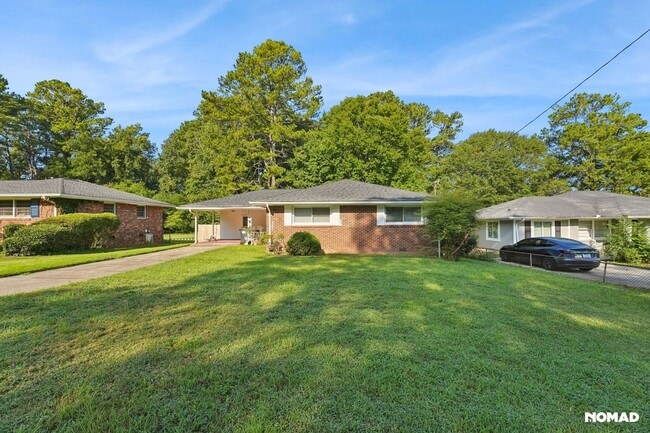 Building Photo - 2257 Collins Dr