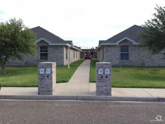 Building Photo - 2303 Moonlight Ln