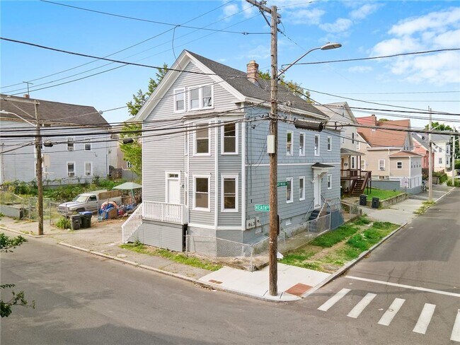Foto del edificio - 62 Heath St